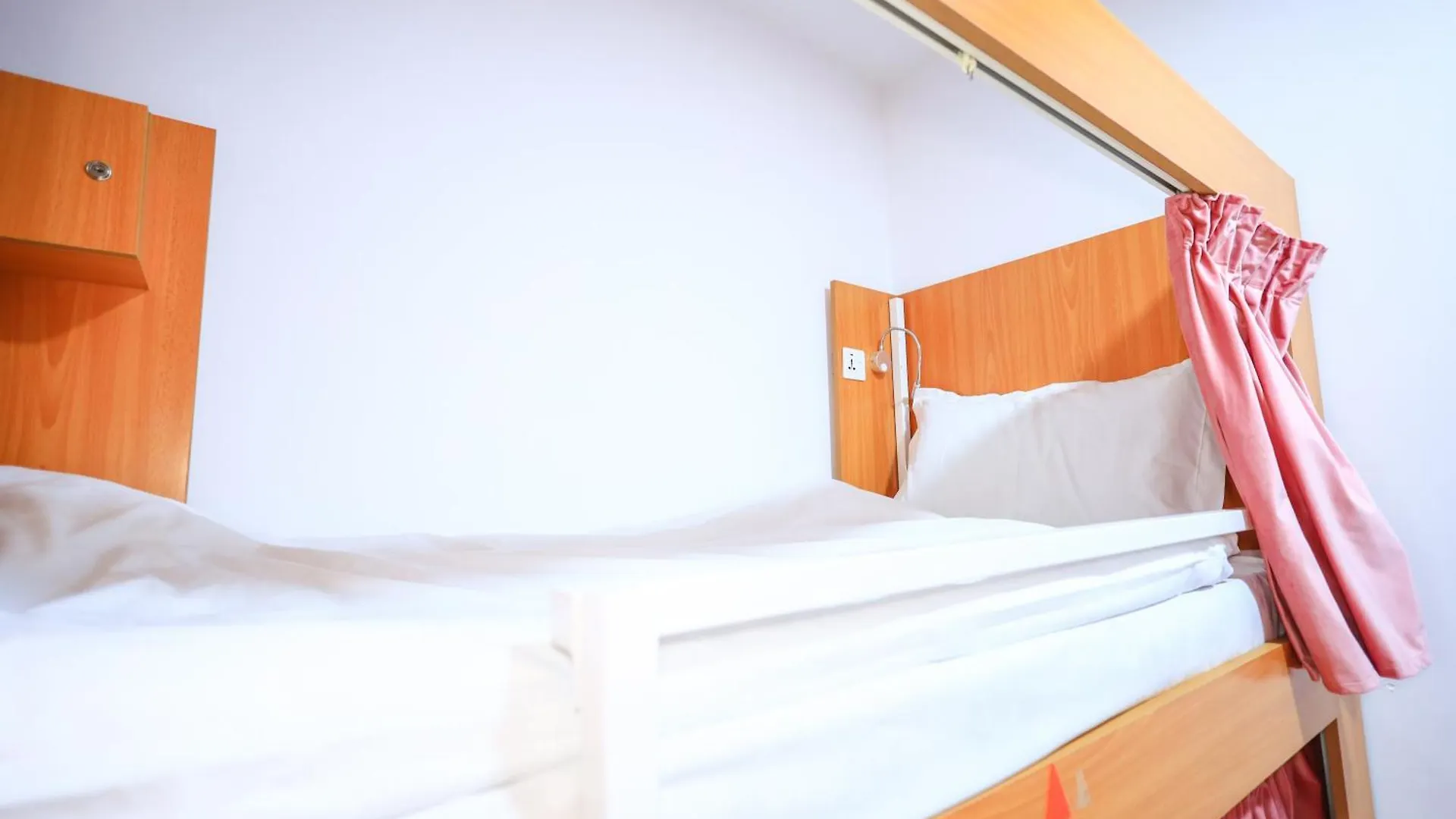 Lunar Hostel 96 Dubai 0*,  United Arab Emirates
