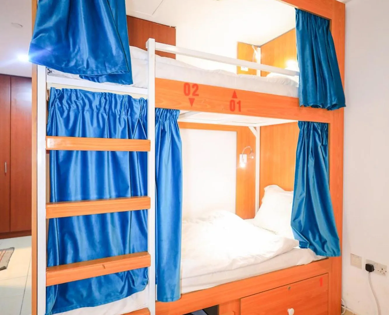 Lunar Hostel 96 Dubai
