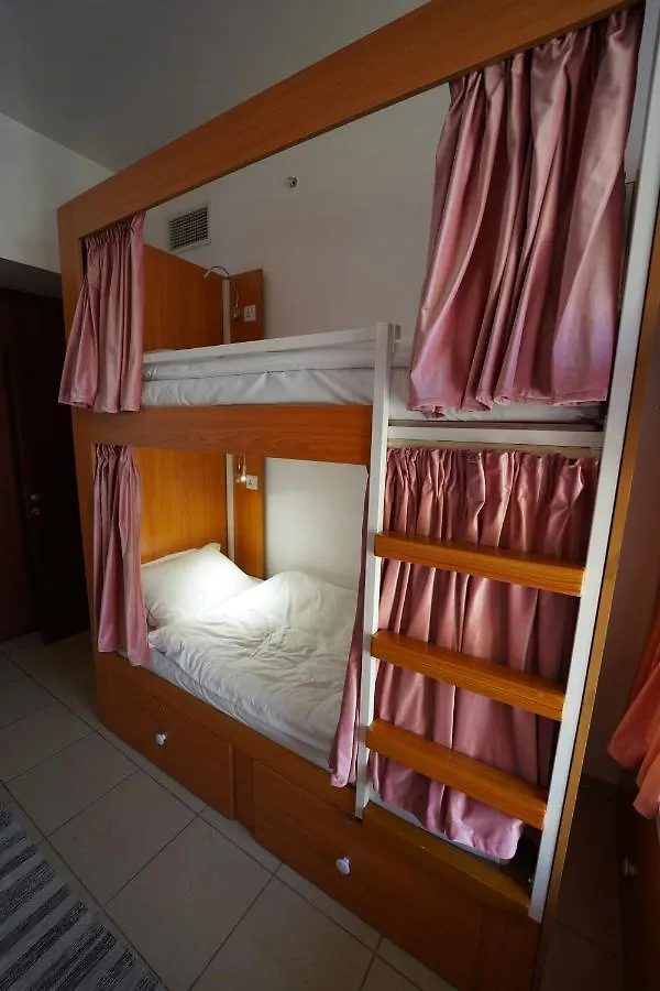 Lunar Hostel 96 Dubai